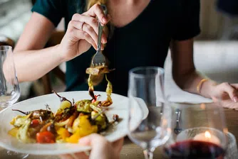Ястията в ресторантите съдържат повече калории от бързата храна