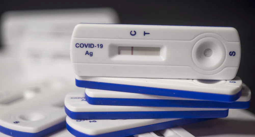 Новите случаи на COVID-19 в страната са 2605