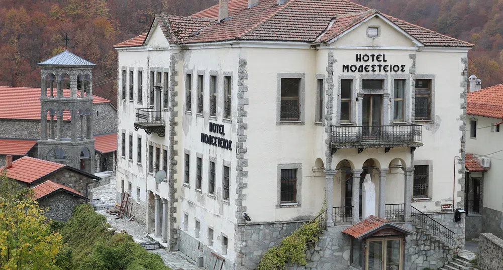 Гърция затваря всичките си хотели