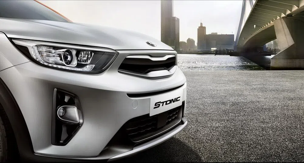 Kia показа вътрешността на кросоувъра Stonic