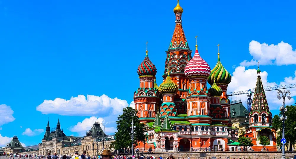 Шест от най-ярко оцветените сгради на планетата