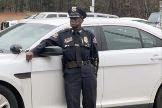 Той е полицай на 91 години и няма планове да се пенсионира
