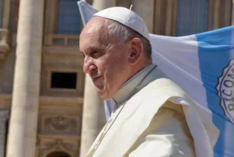 Папа Франциск е приет в болница и ще претърпи операция с пълна упойка