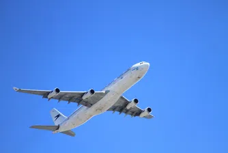 Отклониха самолет на Хавайските авиолинии заради спор за одеяло