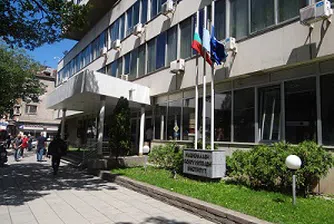 972 лв среден осигурителен доход през август