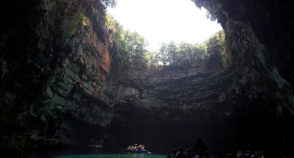 Мелисани - вълшебното подземно езеро на Гърция