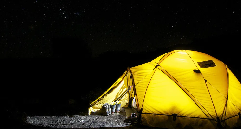 Къмпингът на бъдещето - надуваеми палатки, мобилни кухни и USB устройства