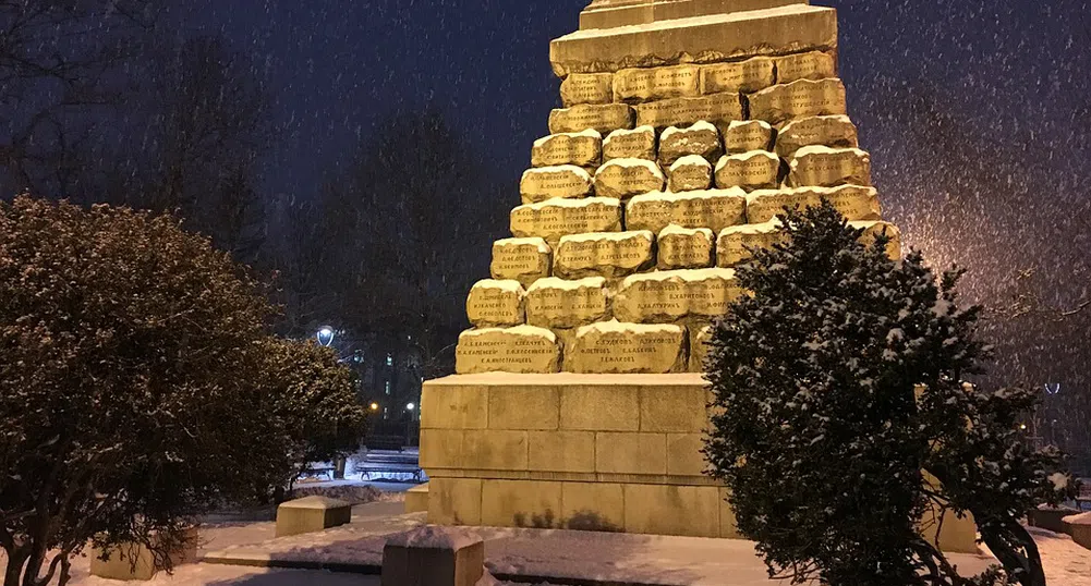 117 снегорина чистят София, обработват отново със соли