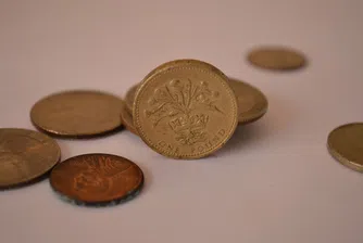 Старата монета от 1 паунд излиза от обращение във Великобритания