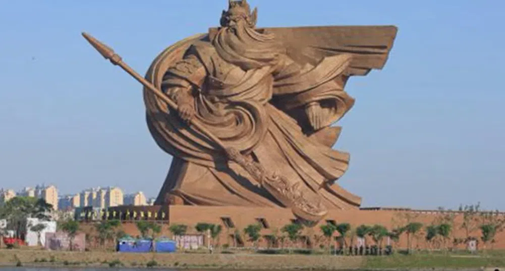 Преместването на огромна статуя в Китай ще струва 20 млн. долара