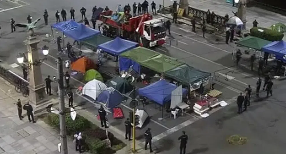 Полиция и жандармерия щурмуваха палатковите лагери