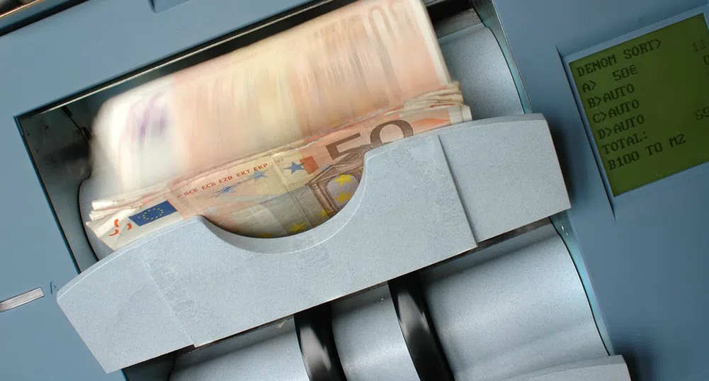 Откриха огромна сума фалшиви пари в София, печатани на територията на ВУЗ