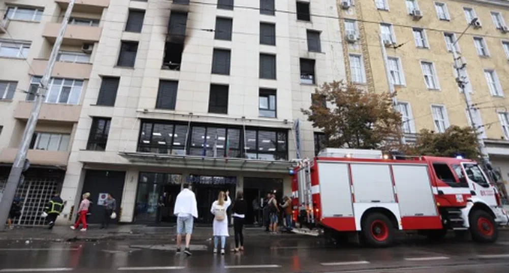 Жена загина при пожар в столичен хотел