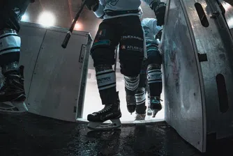 Защо боят в професионалния хокей на лед е разрешен?
