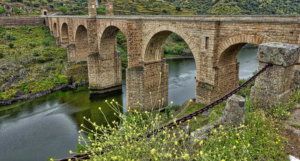 Кои са най-старите мостове в света?