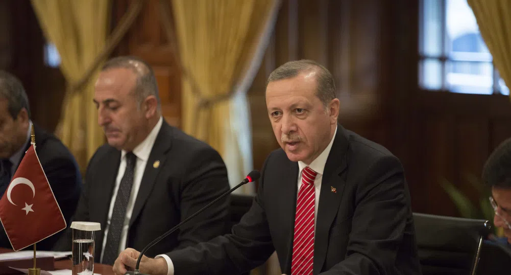 Корпорации преосмислят участието си в бизнес реклама на Турция