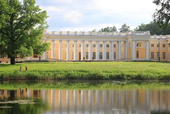 Руски царски дворец отваря врати след реновация за 2 млрд. рубли