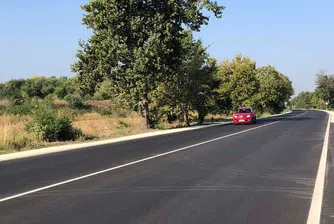 Завършва ремонтът на още 12 км от път I-8 в област Пловдив