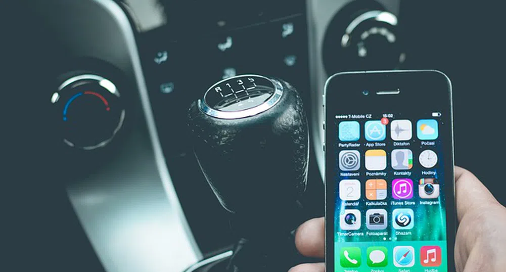 Технология ни отучва да гледаме телефона си, докато караме