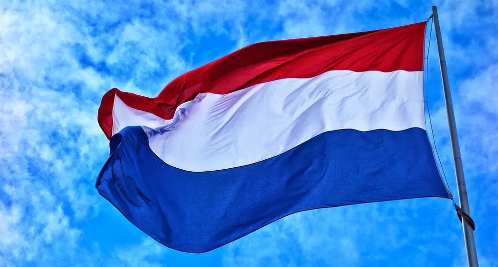 Нидерландия въвежда от утре за три седмици рестрикции заради коронавируса