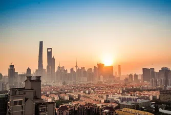 Шанхай започва да вдига забраните за част от бизнеса