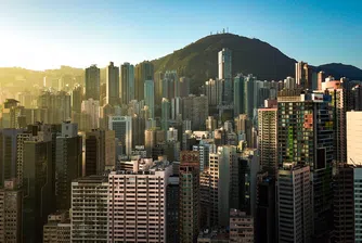 Един на всеки седем души в Хонконг е милионер