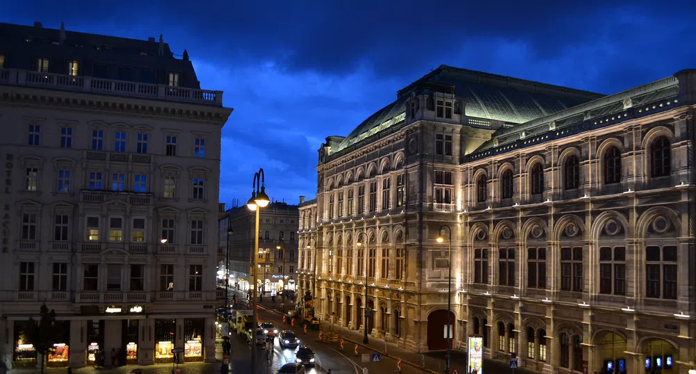 Търговските улици на Виена отново кипят от живот