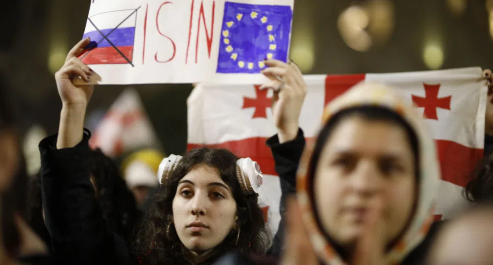 Задържаните при протестите в Тбилиси са освободени, митингите продължават