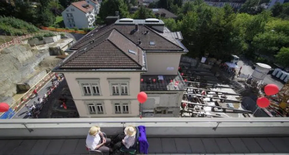 Как в Швейцария преместиха 3600-тонна сграда?
