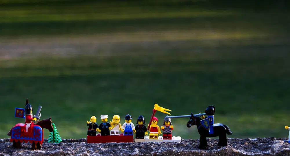 LEGO ще си партнира с най-скъпата китайска компания