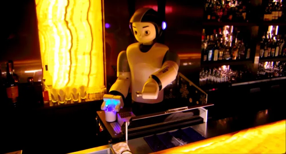 Бармани-роботи превземат корейските нощни заведения