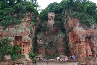 Отвориха отново една от най-необичайните забележителности в Китай