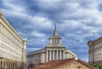 Три часа продължи извънредното заседание на правителството, но без резултат