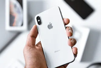 Apple съкращава производството на iPhone SE