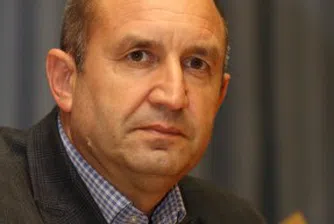 Румен Радев: Няма да ме видите в хора на паниката