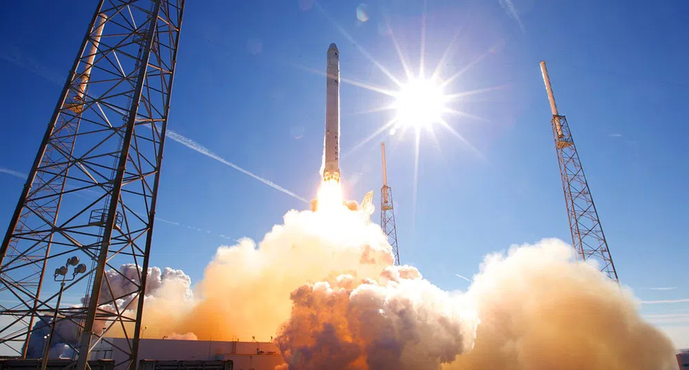 SpaceX набира 500 млн. долара за пътуване до Луната и отвъд