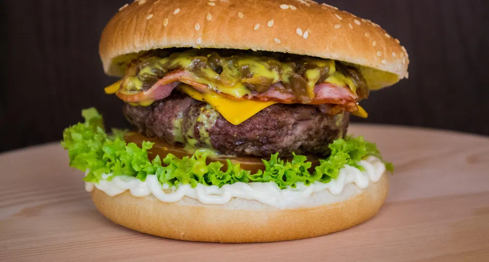 Инфлацията удари продажбите на изкуственото месо на Beyond Meat