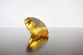 Американка намери жълт диамант по време на излет
