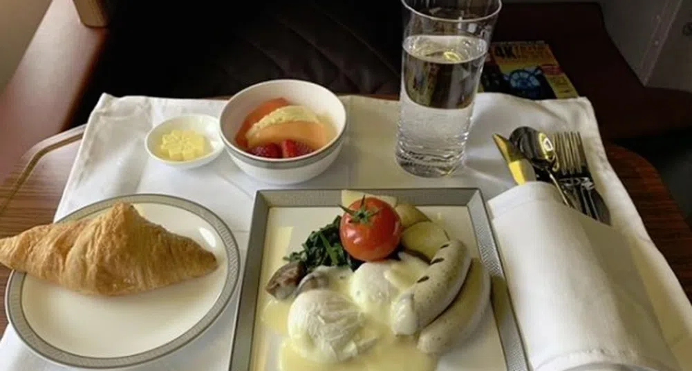 Мъж публикува в Instagram само снимки на самолетна храна