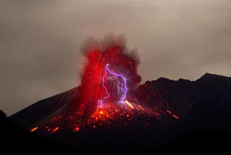 Най-високият вулкан на островите Галапагос изригна
