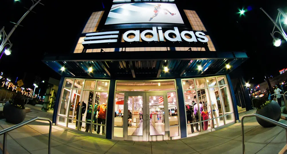 Adidas продаде част от бизнеса си за 425 млн. долара