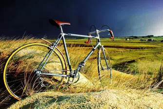 Какво е общото между смартфон без рамки и велосипед?