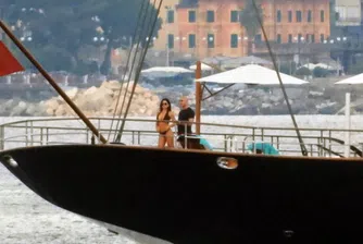 Безос и годеницата му са на романтична ваканция с яхта за 500 млн. долара