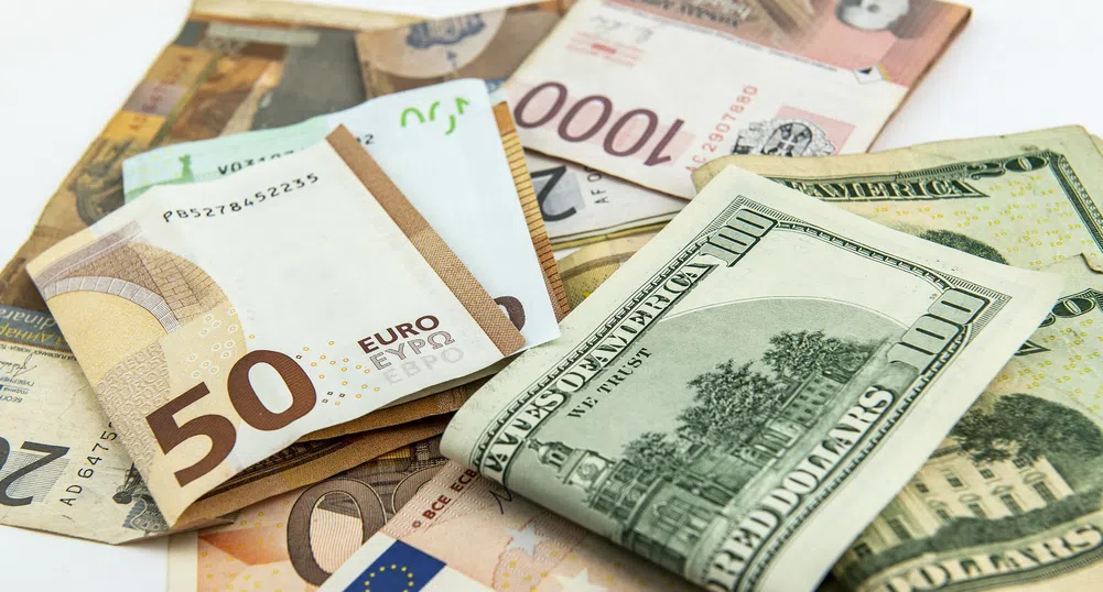 Задава ли се нова валутна война между Европа и САЩ?