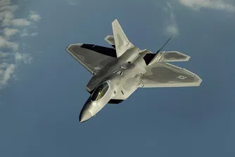 Американски F-22 свали “неидентифициран обект”, летящ над Аляска