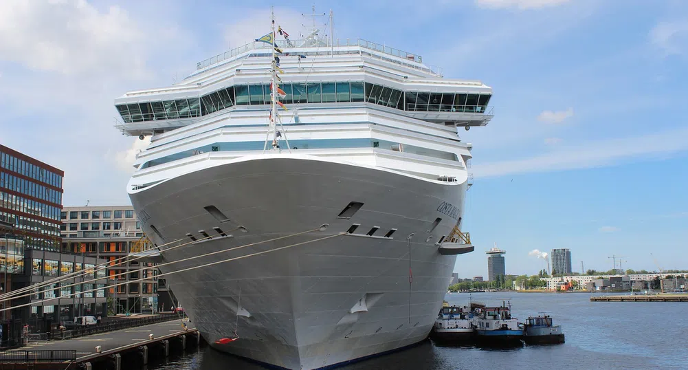 Амстердам се готви да забрани круизните кораби в опит да спре свръхтуризма