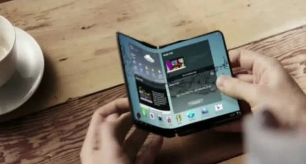 Производството на сгъваемия телефон на Samsung стартира до месеци