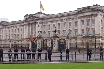 Премиерът Гълъб Донев разговаря с крал Чарлз III часове преди коронацията