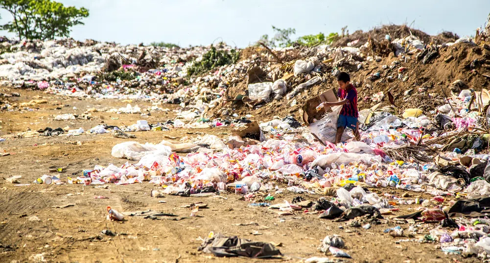Изхвърляме пет пъти теглото на НДК в текстилни отпадъци годишно