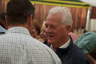 Милиардер съди дъщеря си за 400 млн. долара